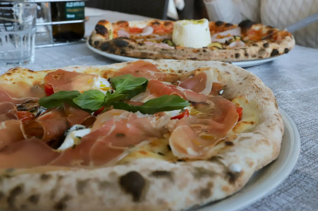 Pizza al forno a legna del Risto-Pizza Aquila