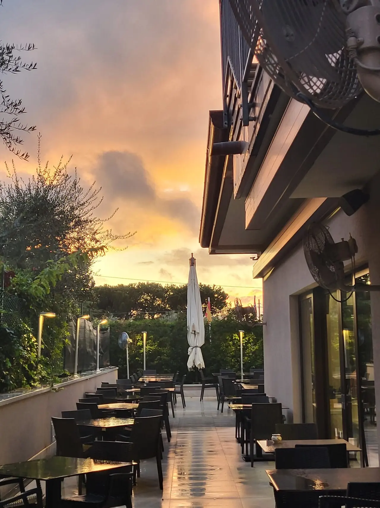 Terrazza del Risto-Pizza Aquila al tramonto