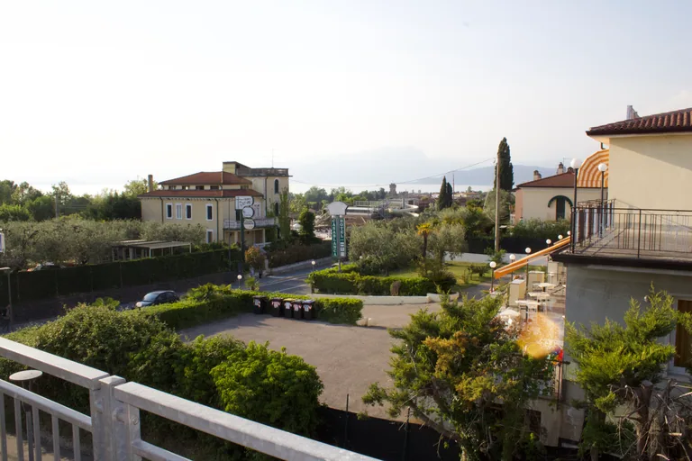 Vista del giardino dell'Albergo Aquila dall'alto